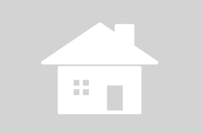 Oportunidade, Imóvel em Ótima Localização com Duas Casas